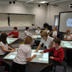 Classroom of the future with multitouch desks - Synergynet